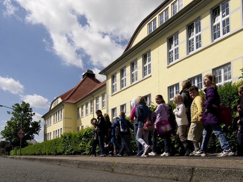 Die Schüler kehren nach vollbrachter Arbeit zurück.