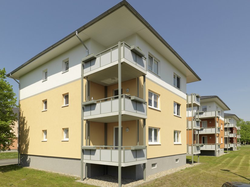 Die drei Stadtvillen beinhalten 18 Zwei- und Dreiraumwohnungen mit Wohnflächen von 57 bis 65 Quadratmetern.
