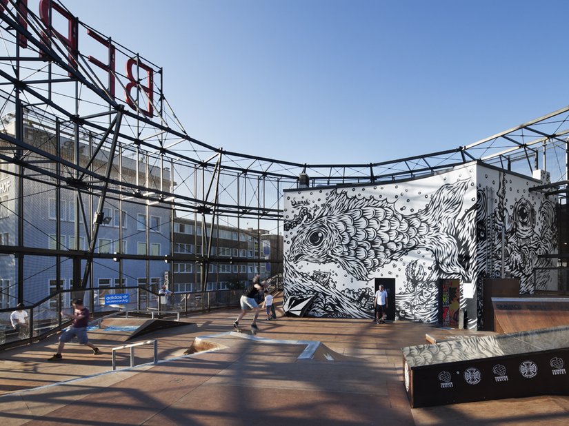 Auf der Dachterrasse befindet sich ein Skate Deck – das dritte seiner Art weltweit.