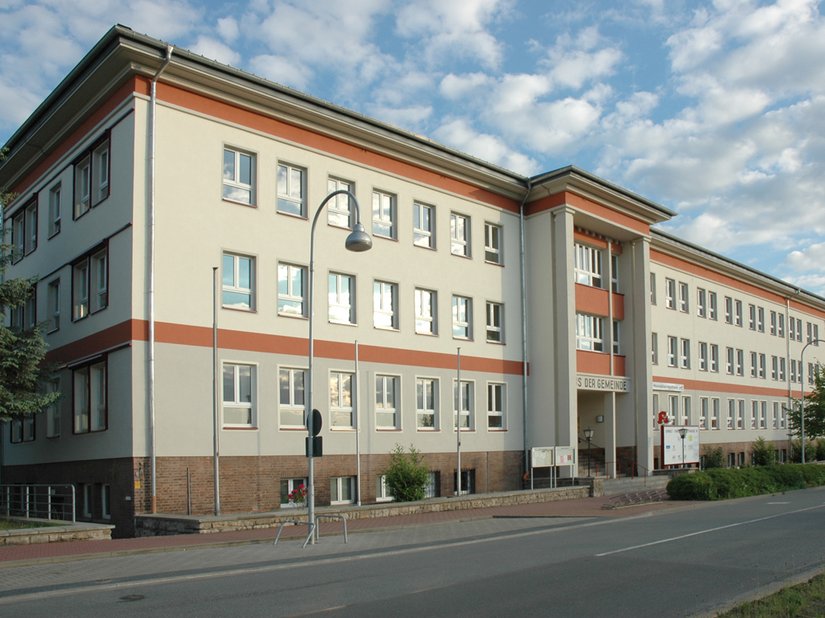 Bei der Gestaltung wurde die vorhandene Architektur beachtet und mit Farbe unterstützt.