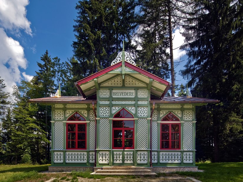 Der Park-Pavillon steht auf dem Thierberg in Kufstein.