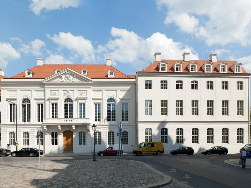 Das wiederhergestellte Kurländer Palais: Nach knapp zwei Jahren Bauzeit war die Rekonstruktion, die alte und neue Bausubstanz verbindet, perfekt.