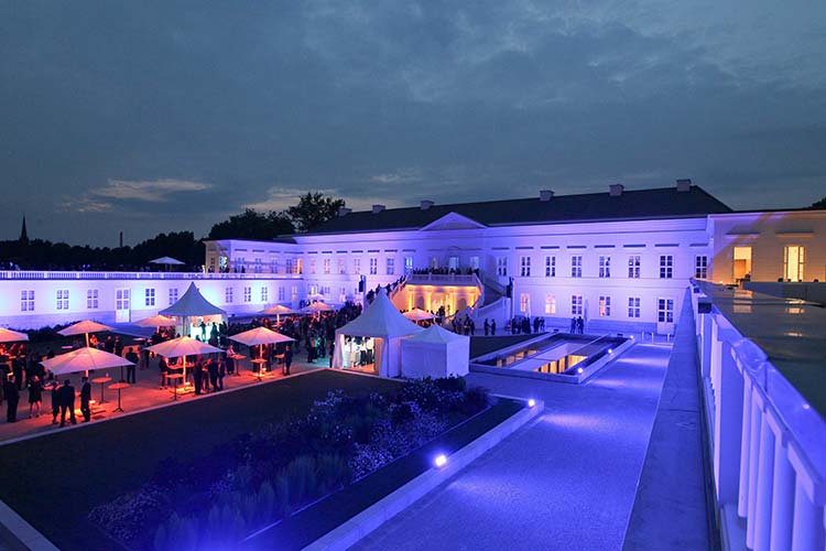 Schloss Herrenhausen bei Dämmerung